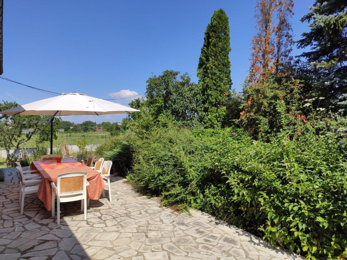 Domaine Des Arts Hotel Dompierre  ภายนอก รูปภาพ